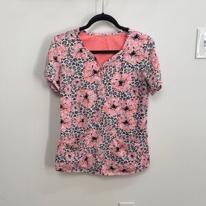 Healing hands Coral Floral leopard print Women's Short Sleeve scrub Top
